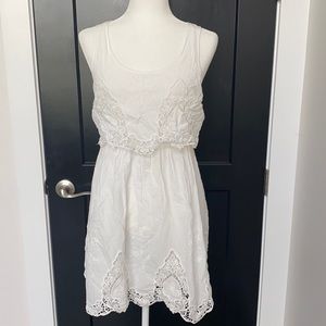 Forever 21 White Crochet Dress Size Medium‎